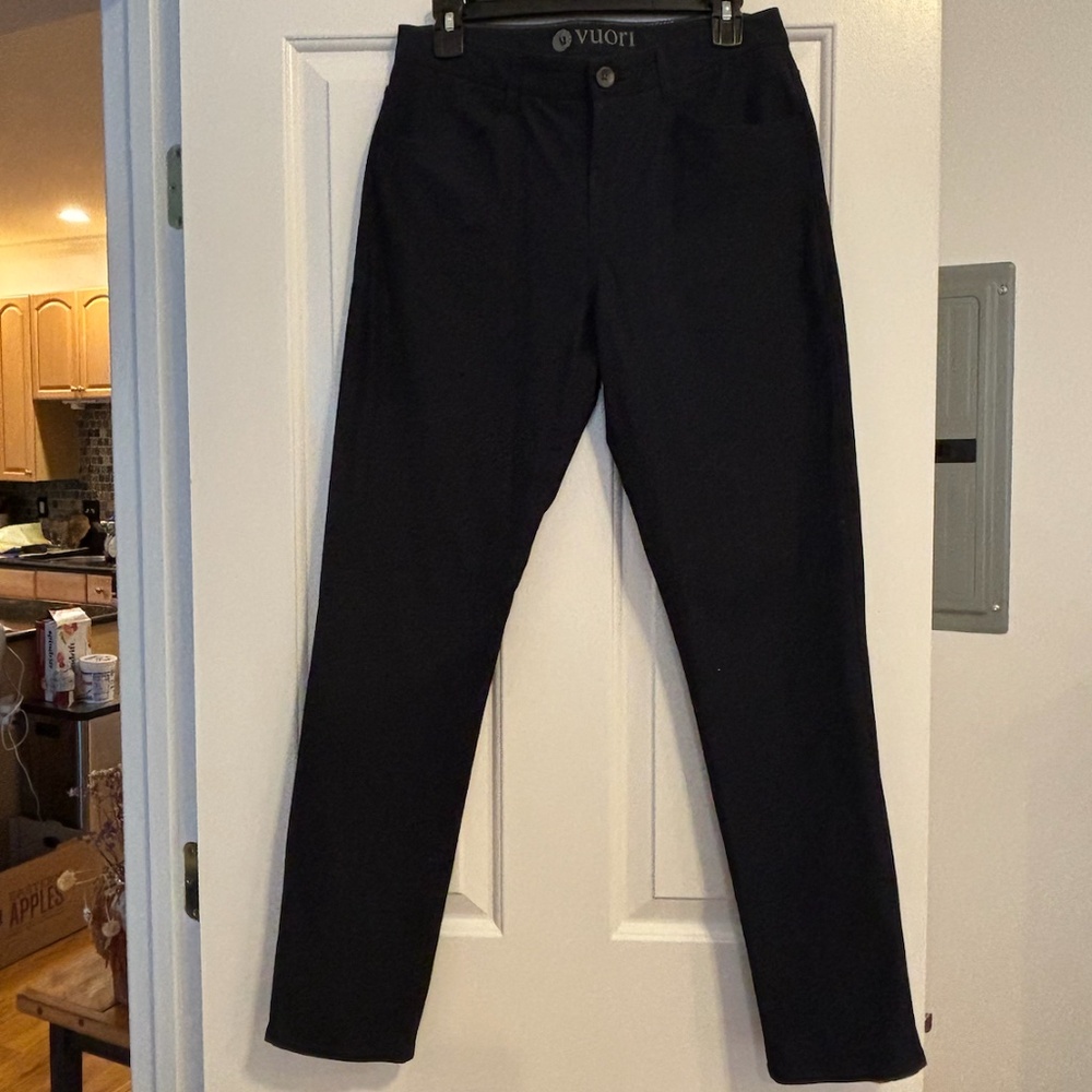 Vuori Meta Athletic Slim Pant, size 30, 30" inseam